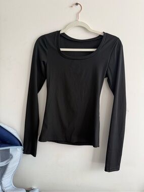 Source Unknown Black Scoop Neck Long Sleeve Top